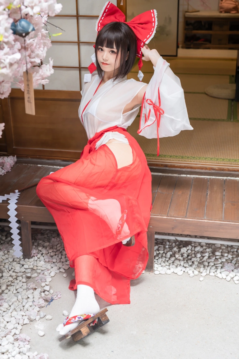 蜜汁猫裘《2020巫女》写真图集 61P｜在线预览与图包下载