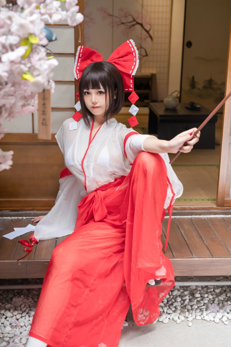 蜜汁猫裘《2020巫女》写真图集 61P｜在线预览与图包下载