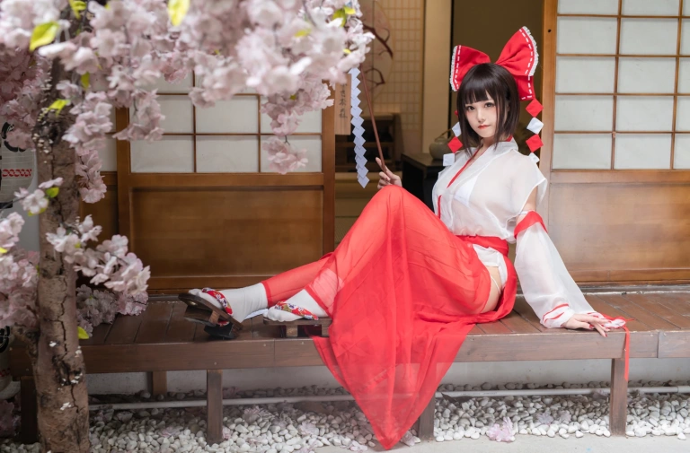 蜜汁猫裘《2020巫女》写真图集 61P｜在线预览与图包下载