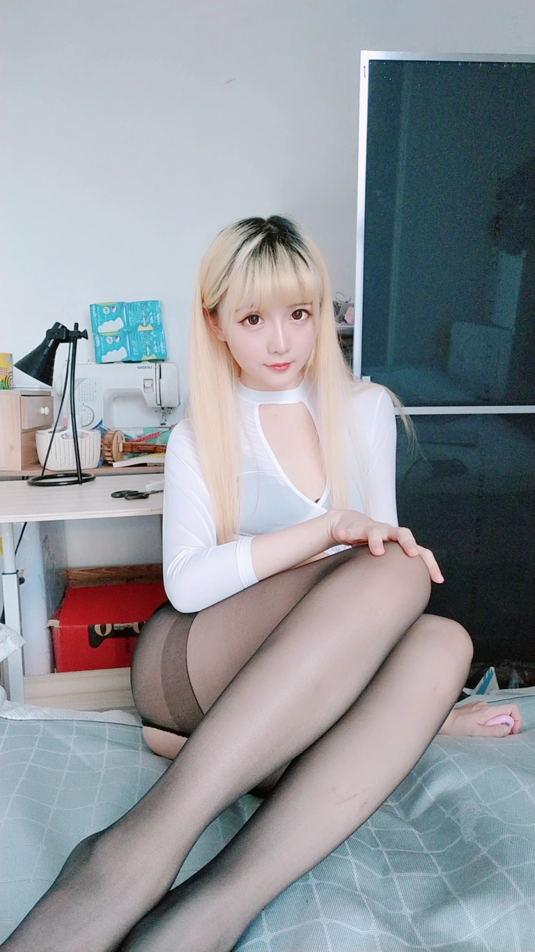 星之迟迟《定制 6-30 老师》写真图集 60P+2V｜在线预览与图包下载