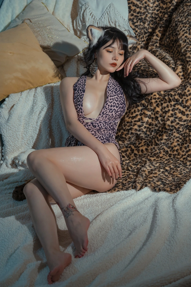 七月喵子《幻想兽娘集月食 捷克提亚》写真图集 22P｜在线预览与图包下载