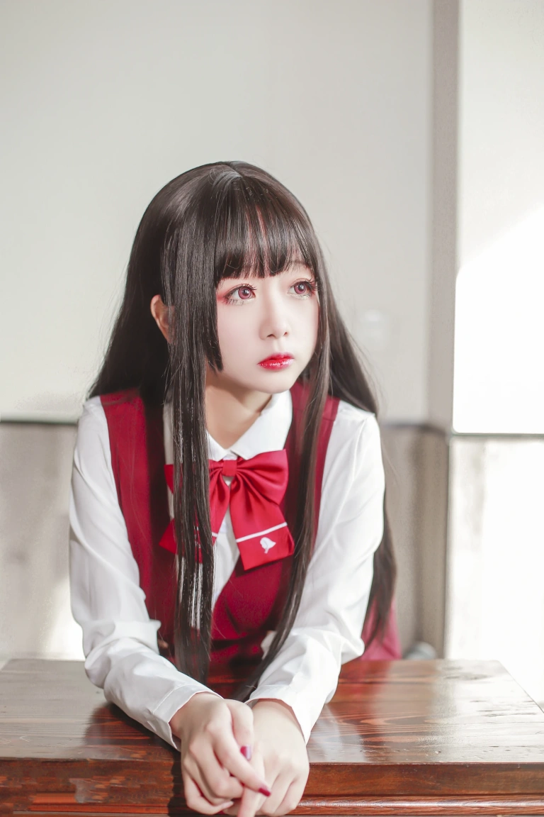 日奈娇(椎名莜)《JK少女红裙》写真图集 28P｜在线预览与图包下载