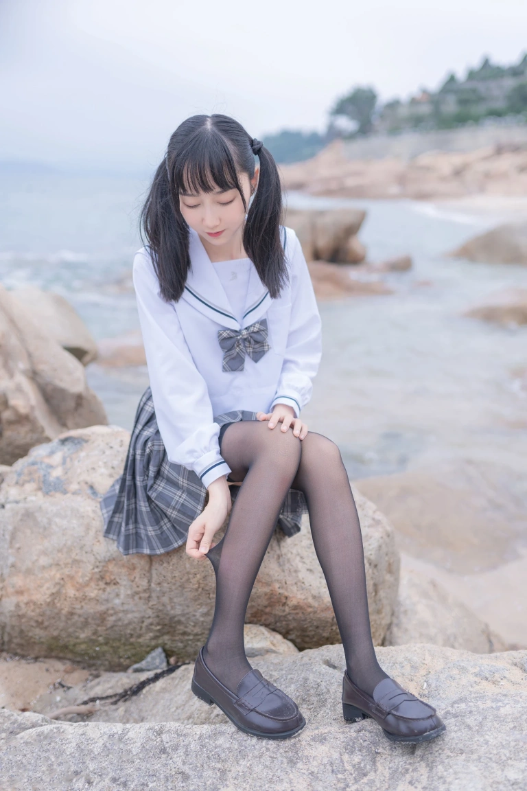 木棉棉《海边JK》写真图集 40P｜在线预览与图包下载