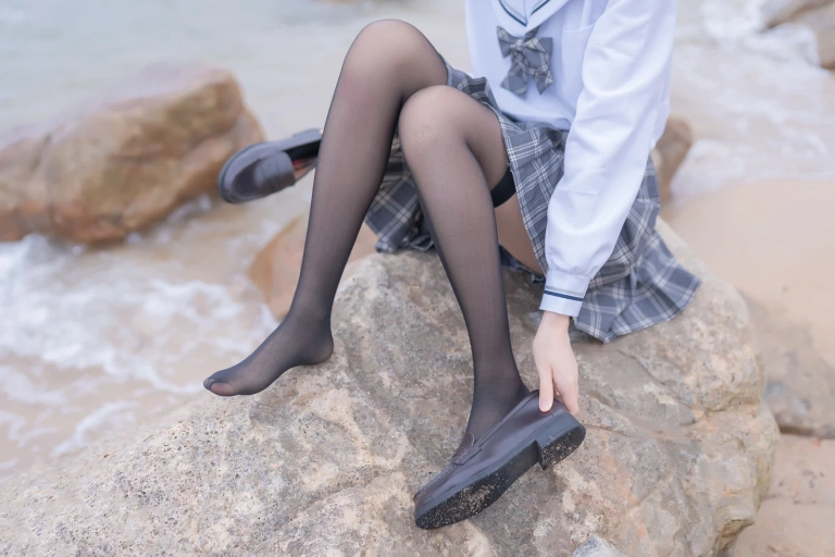 木棉棉《海边JK》写真图集 40P｜在线预览与图包下载