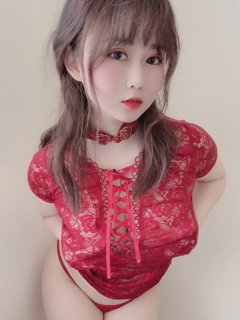 依酱《红色旗袍》写真图集 25P｜在线预览与图包下载