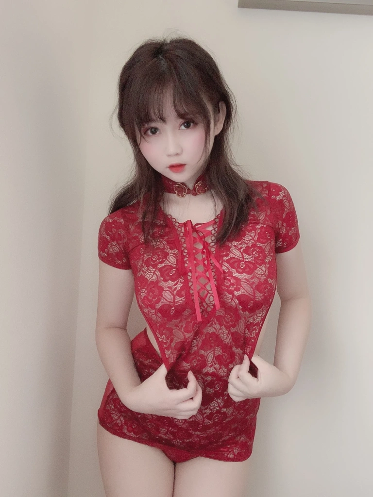 依酱《红色旗袍》写真图集 25P｜在线预览与图包下载