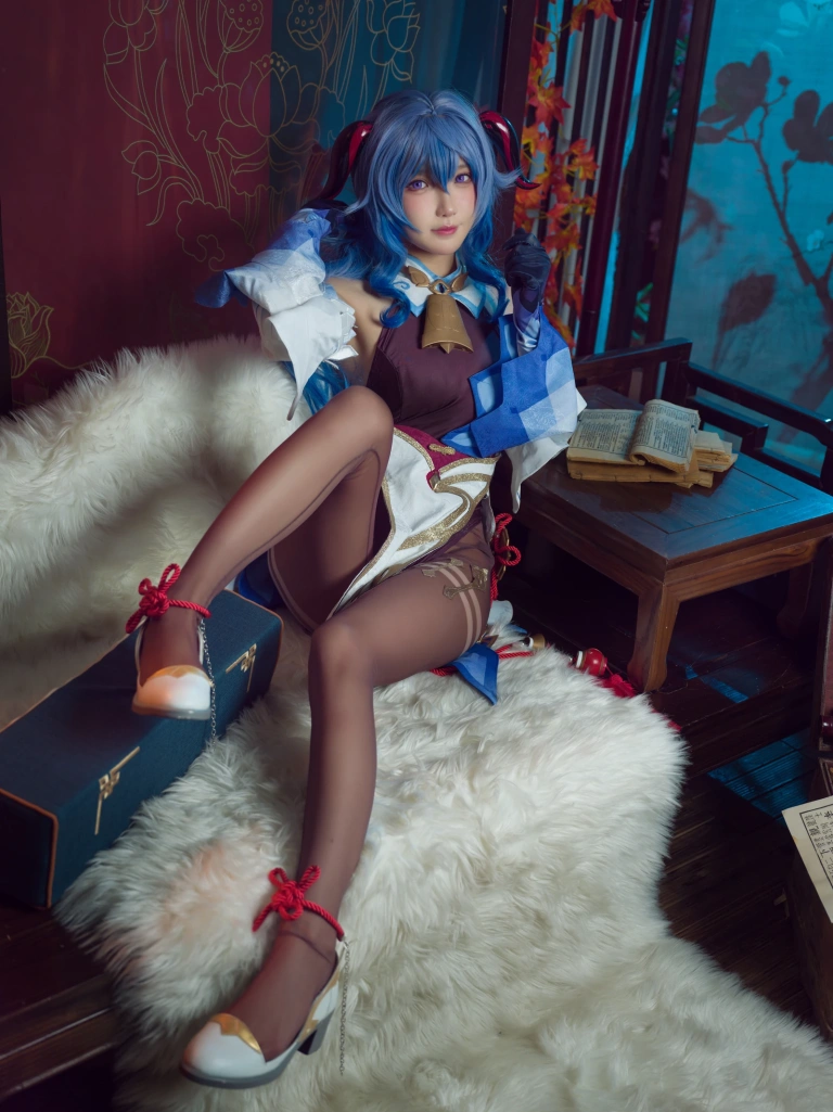 阿包也是兔娘《2021.11月舰长图包 原神 甘雨》写真图集 30P｜在线预览与图包下载