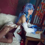 阿包也是兔娘《2021.11月舰长图包 原神 甘雨》写真图集 30P｜在线预览与图包下载