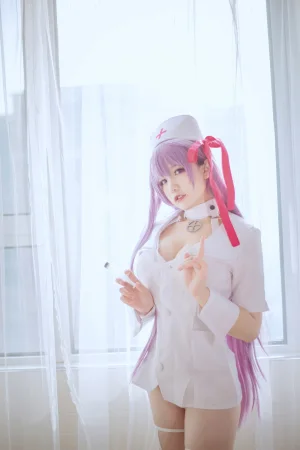 阿半今天很开心《BB护士》写真图集 25P｜在线预览与图包下载
