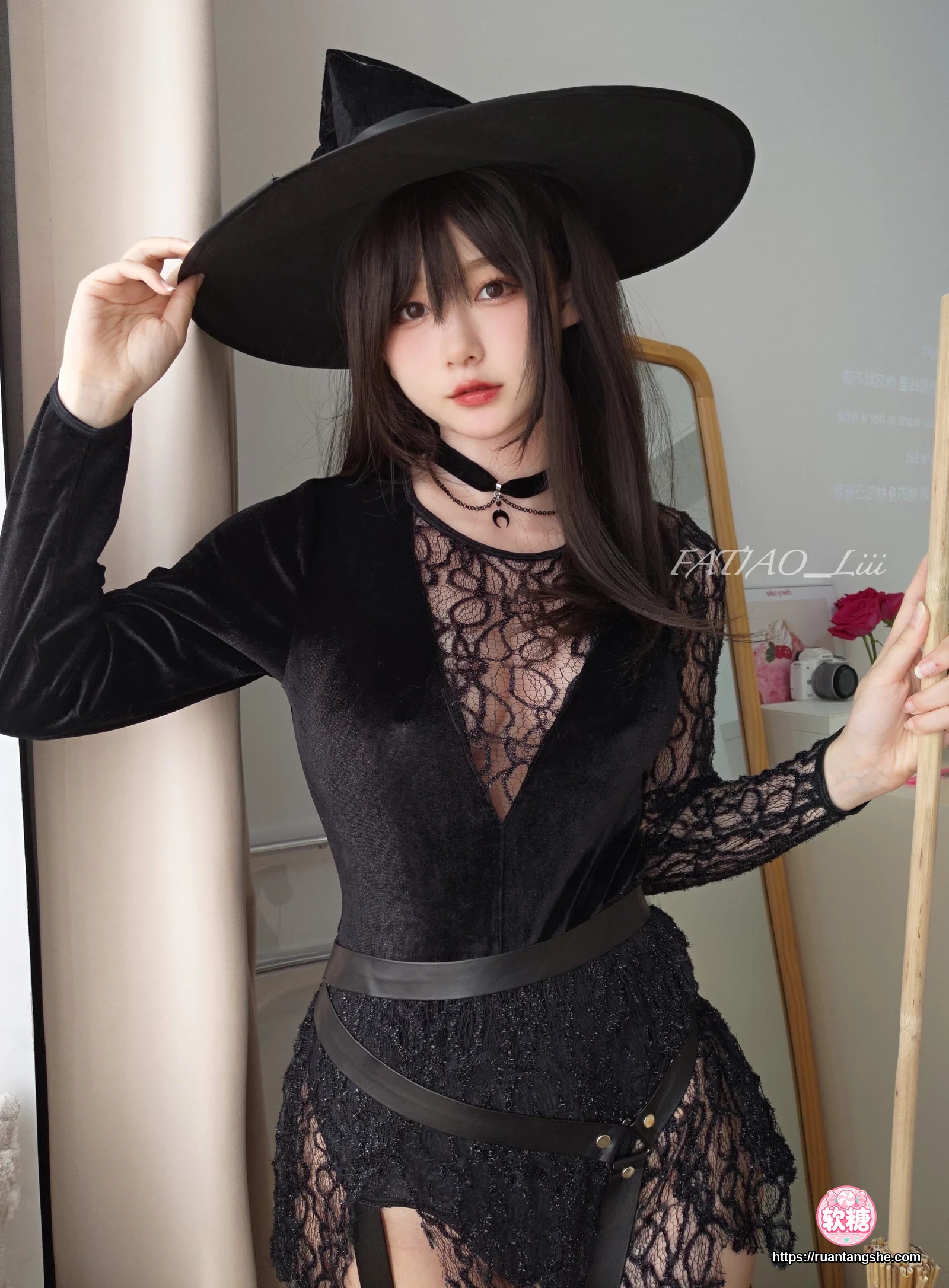 迷之呆梨 迷之呆梨 NO.040 - Fantia 2023年11月会员合集(7期)