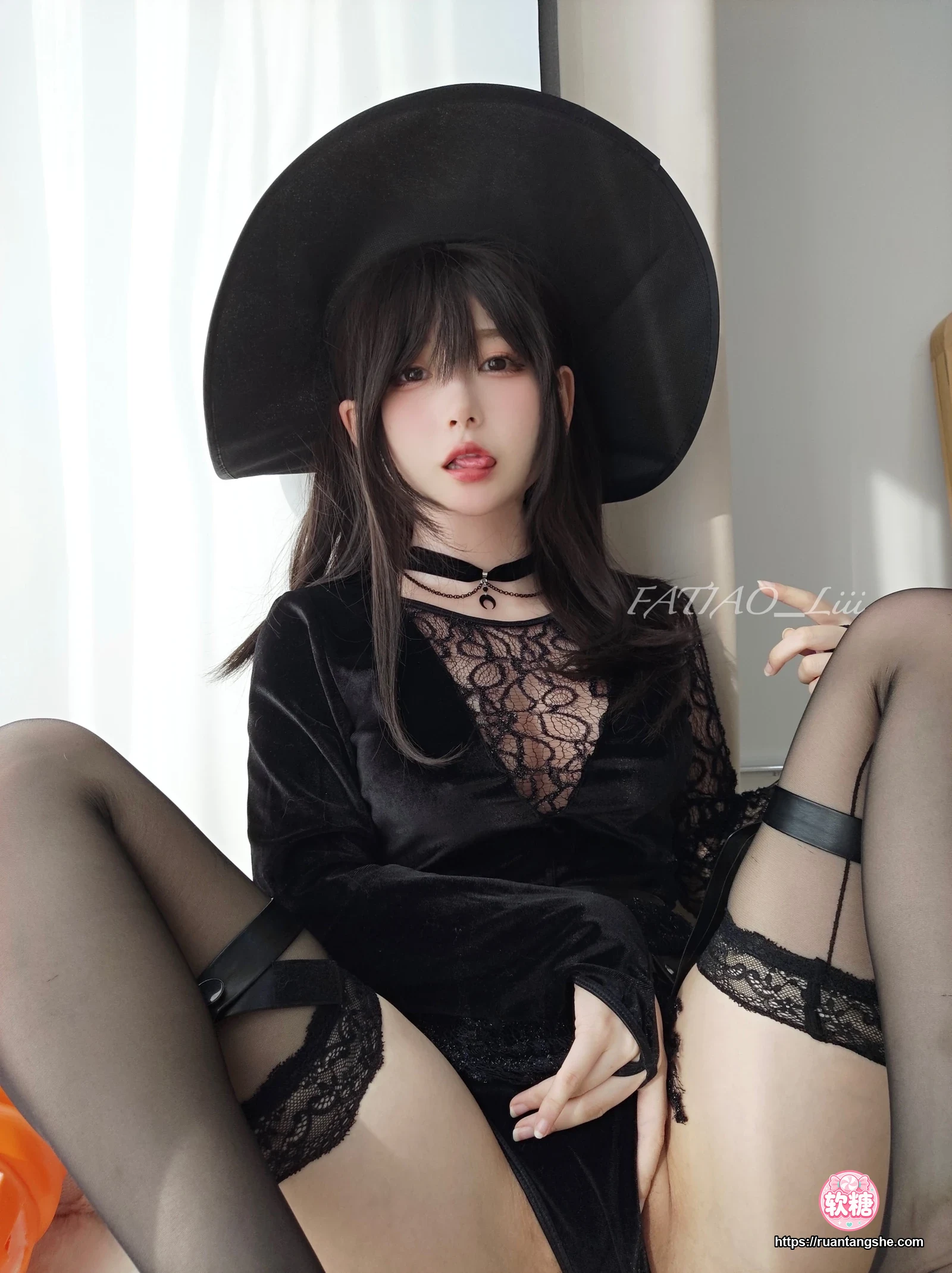 迷之呆梨 迷之呆梨 NO.040 - Fantia 2023年11月会员合集(7期)