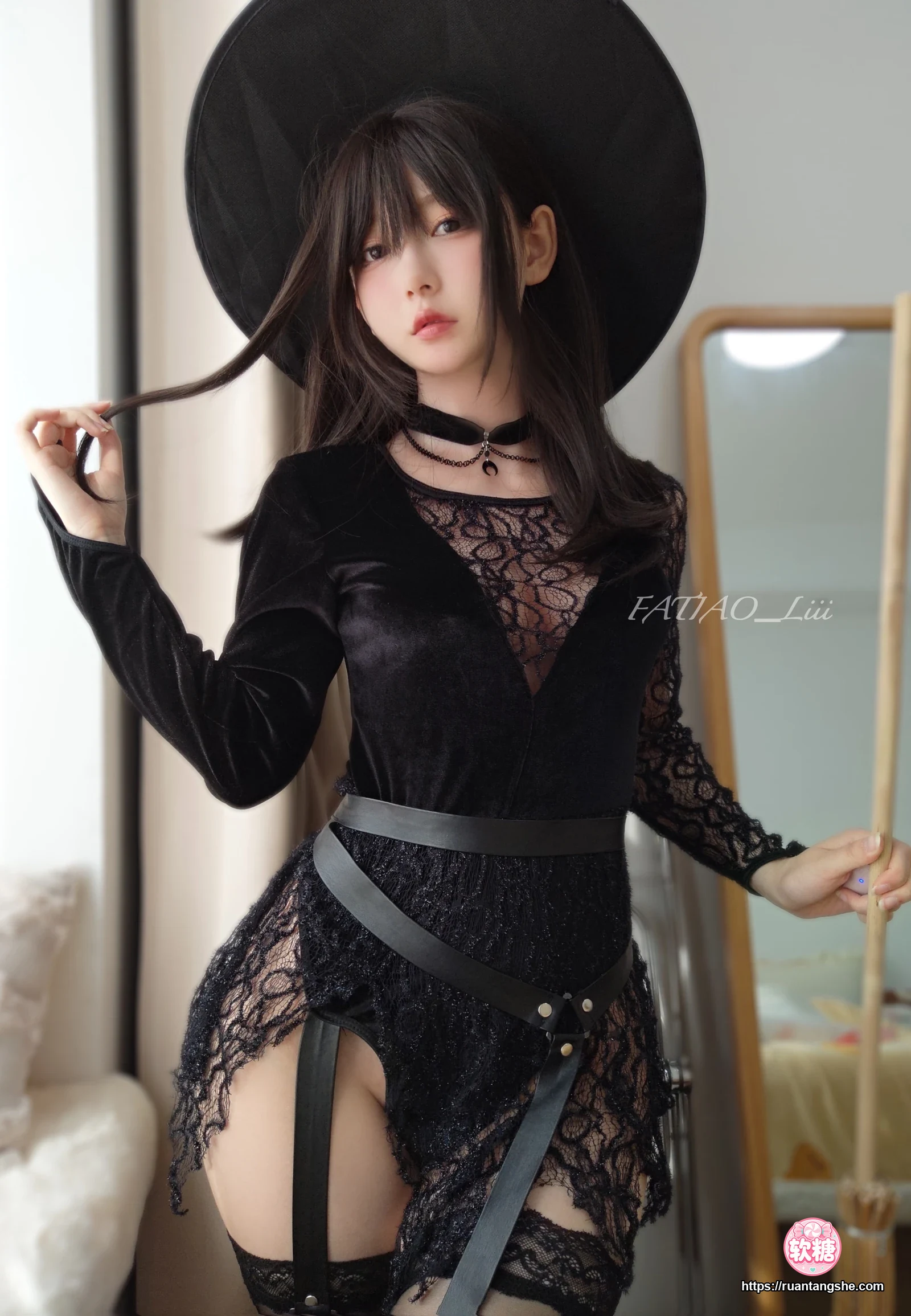 迷之呆梨 迷之呆梨 NO.040 - Fantia 2023年11月会员合集(7期)