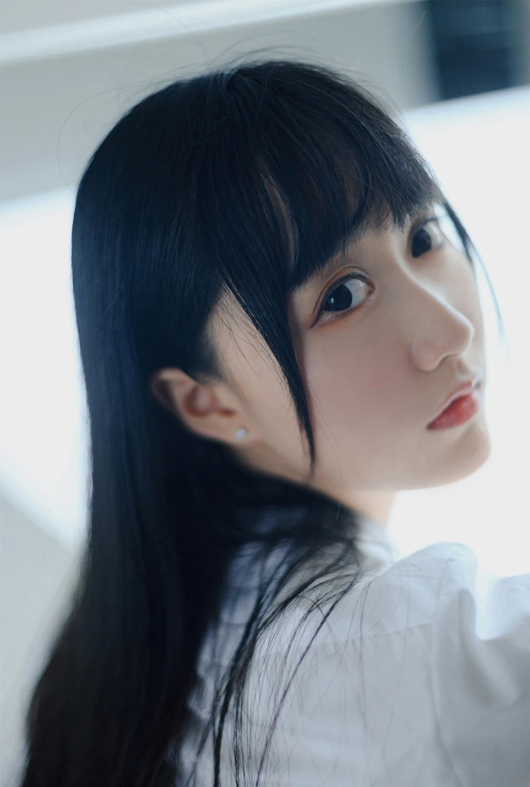 木棉棉《白裙jk》写真图集 35P｜在线预览与图包下载