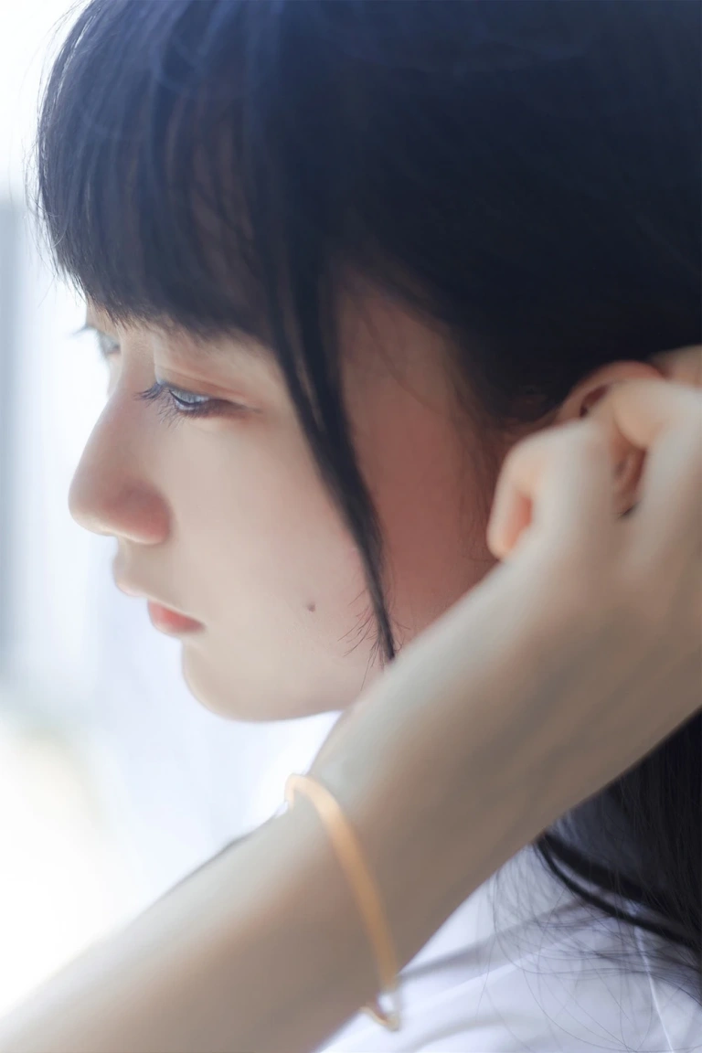 木棉棉《白裙jk》写真图集 35P｜在线预览与图包下载