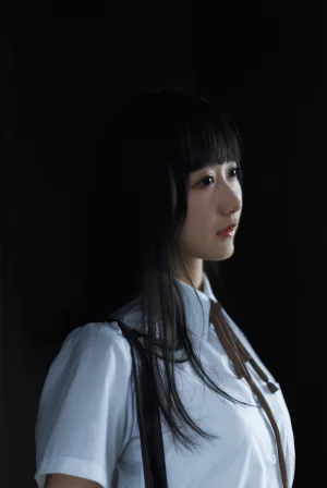 木棉棉《白裙jk》写真图集 35P｜在线预览与图包下载
