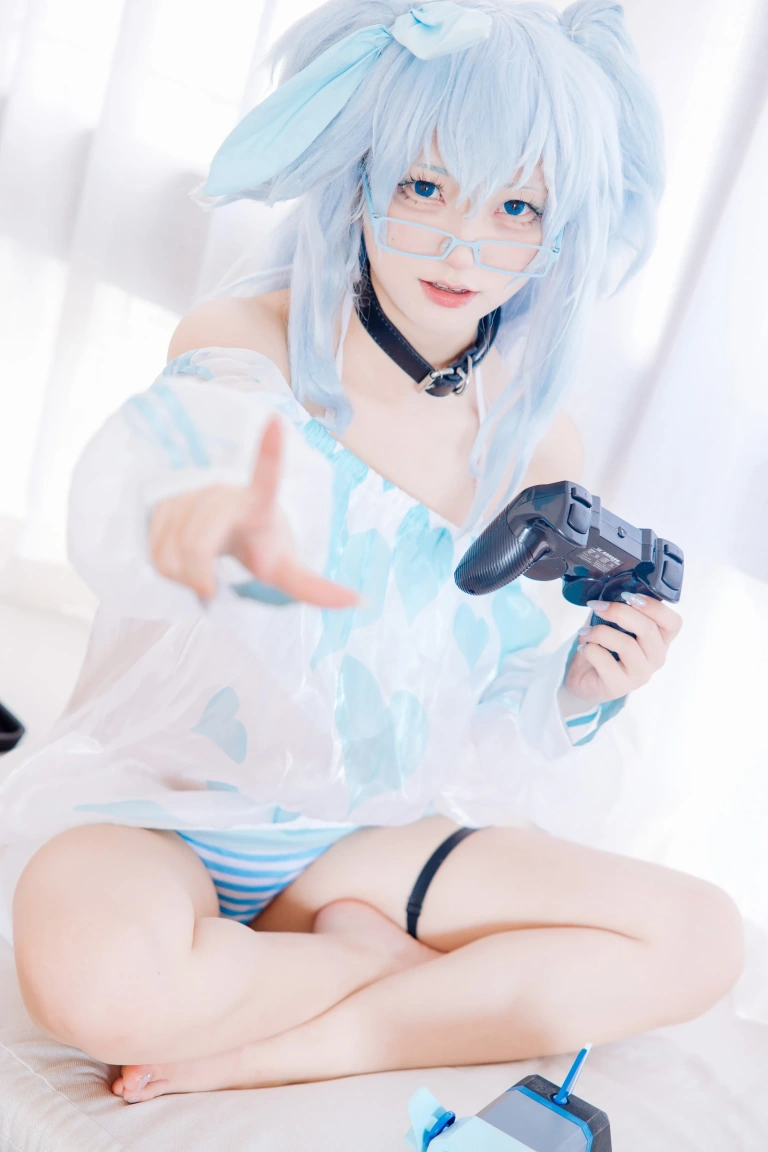 花铃《PA-15游戏时光》写真图集 14P｜在线预览与图包下载