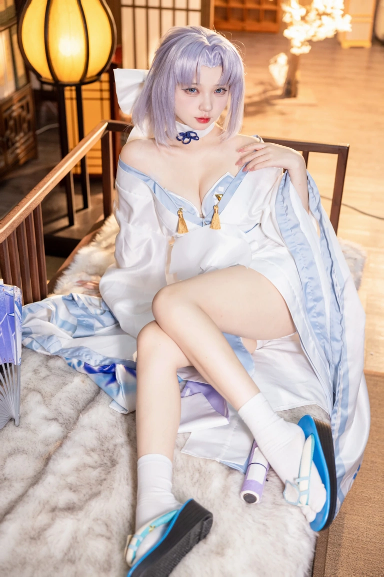 花铃《闪乱神乐 雪泉修》写真图集 18P｜在线预览与图包下载