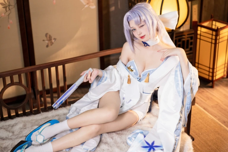 花铃《闪乱神乐 雪泉修》写真图集 18P｜在线预览与图包下载