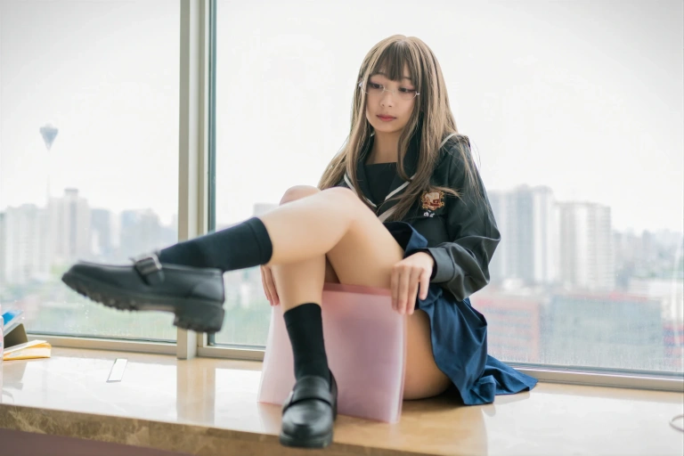 浅安安《风纪委员》写真图集 40P｜在线预览与图包下载