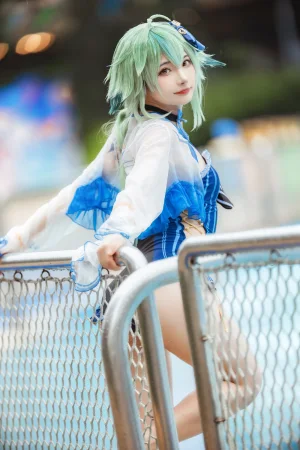 是三不是世《砂糖泳装》写真图集 44P｜在线预览与图包下载