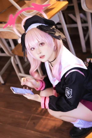 屿鱼《碧蓝档案 下江小春原皮》写真图集 33P｜在线预览与图包下载
