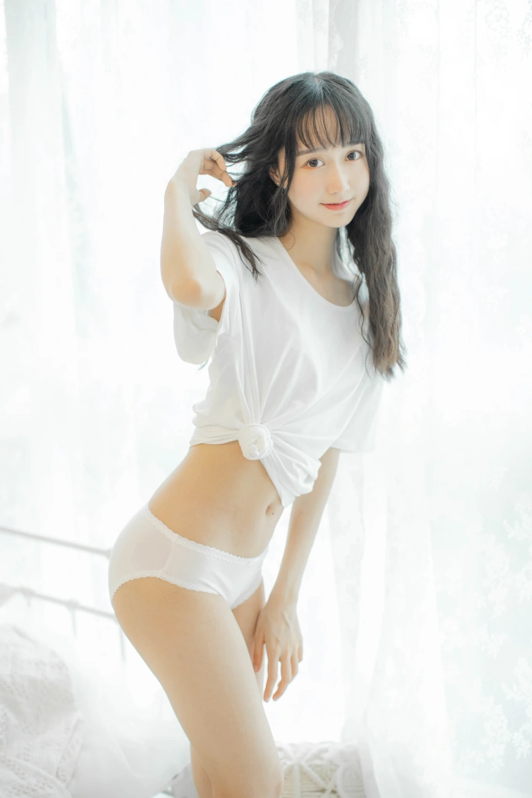 木棉棉《3套内衣电子图》写真图集 30P｜在线预览与图包下载