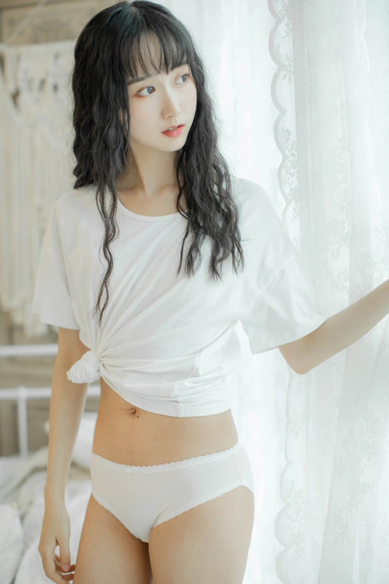 木棉棉《3套内衣电子图》写真图集 30P｜在线预览与图包下载