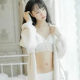 木棉棉《3套内衣电子图》写真图集 30P｜在线预览与图包下载