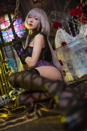 阿包也是兔娘《午夜瞌睡魔女》写真图集 40P｜在线预览与图包下载