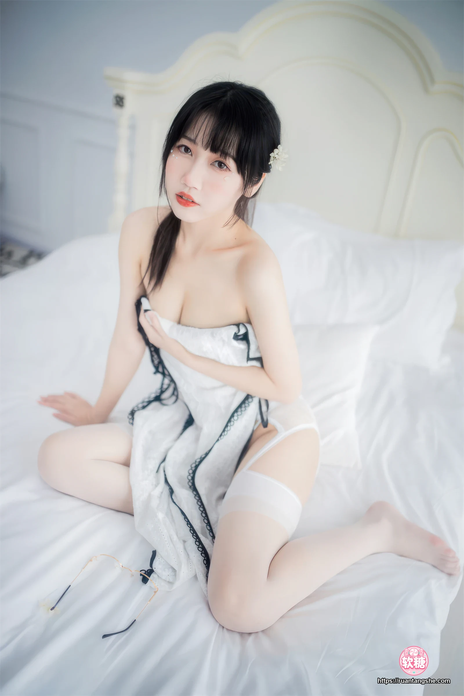 不呆猫 不呆猫 NO.042 - 人妻白旗袍