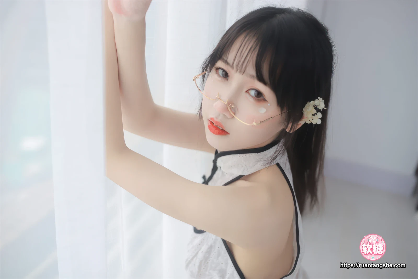 不呆猫 不呆猫 NO.042 - 人妻白旗袍