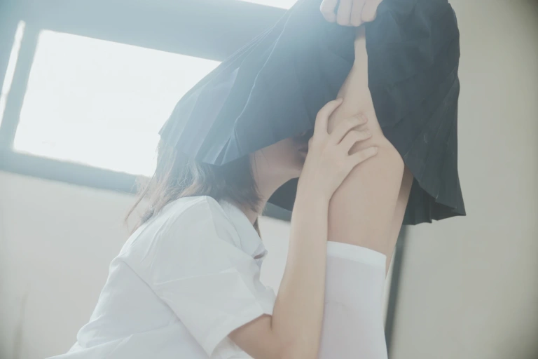 桜桃喵《JK百合1（桜桃喵&疯猫ss）》写真图集 43P｜在线预览与图包下载