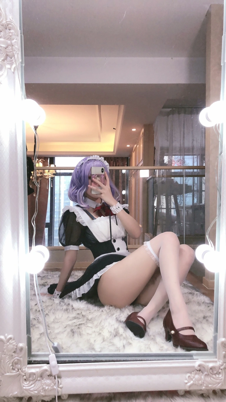 阿包也是兔娘《自拍女仆》写真图集 10P｜在线预览与图包下载