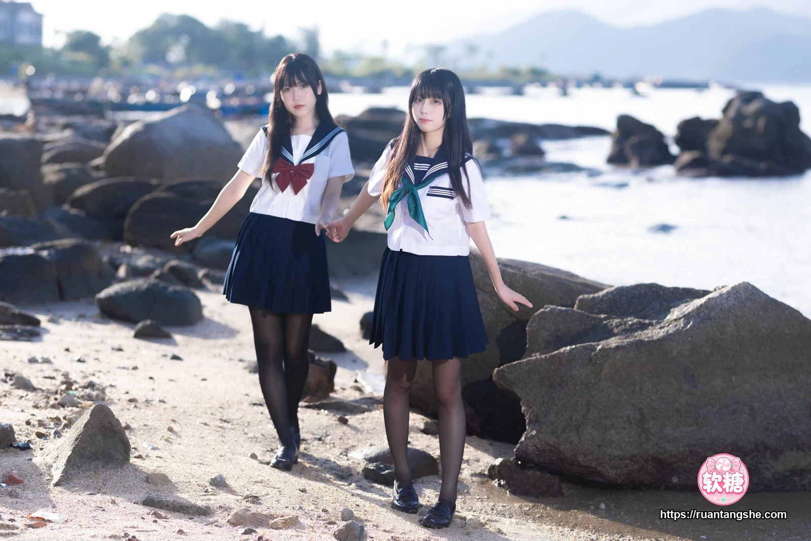 不呆猫 不呆猫 NO.043 - 水手服百合黑丝(&三無人型)