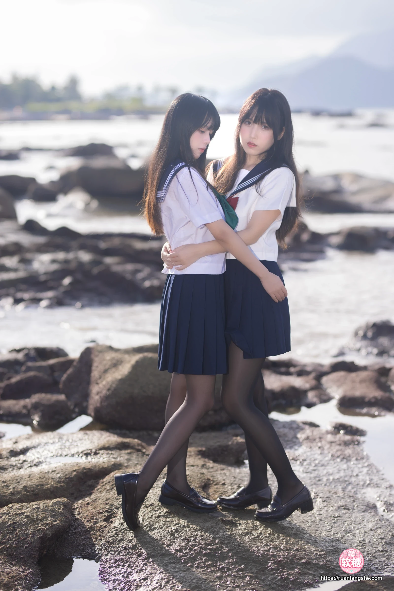 不呆猫 不呆猫 NO.043 - 水手服百合黑丝(&三無人型)