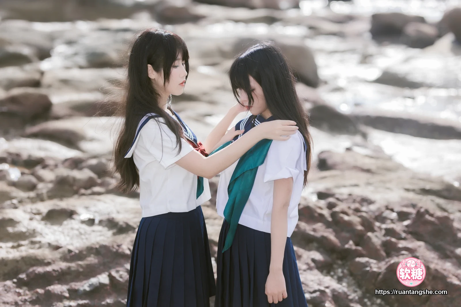 不呆猫 不呆猫 NO.043 - 水手服百合黑丝(&三無人型)