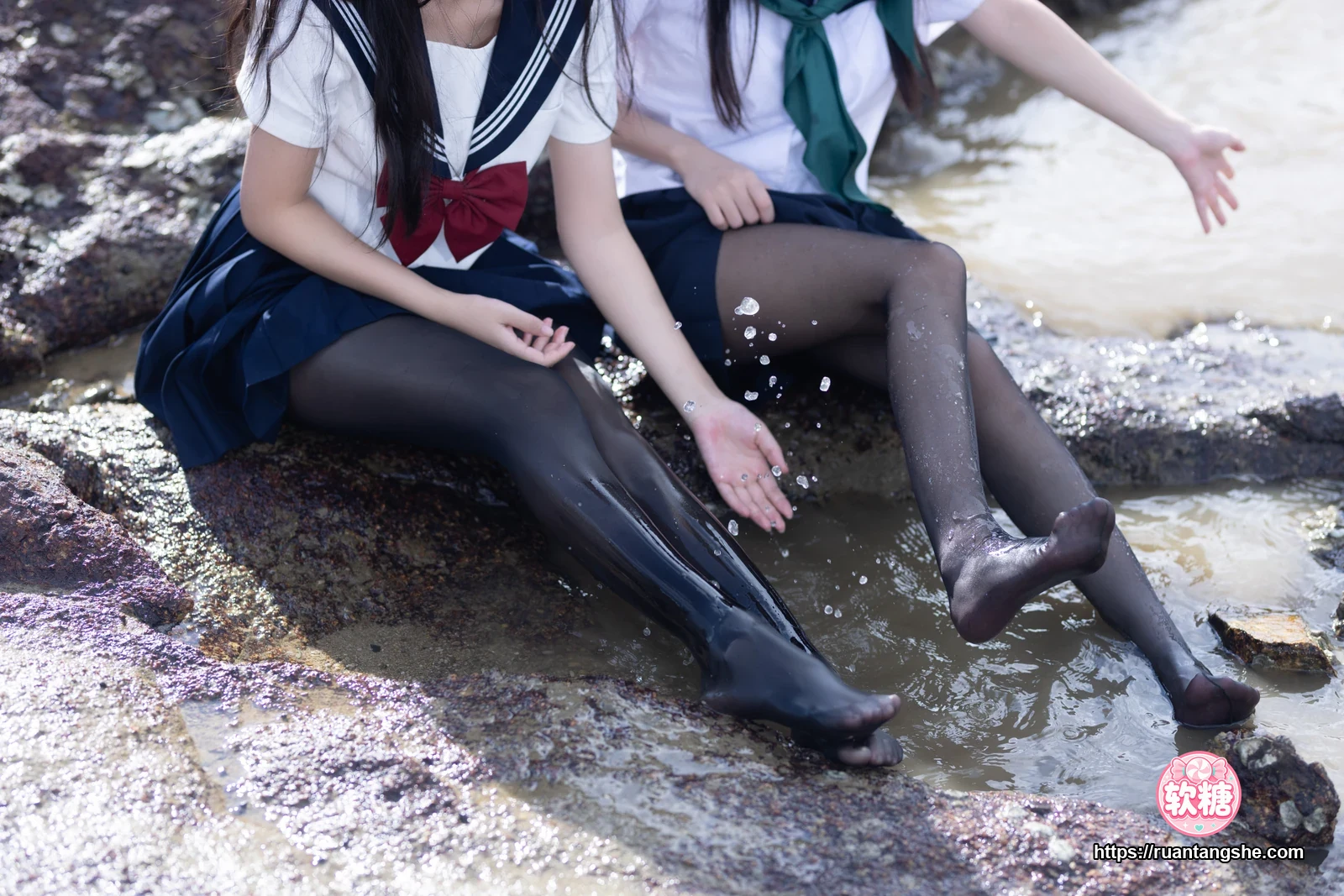 不呆猫 不呆猫 NO.043 - 水手服百合黑丝(&三無人型)