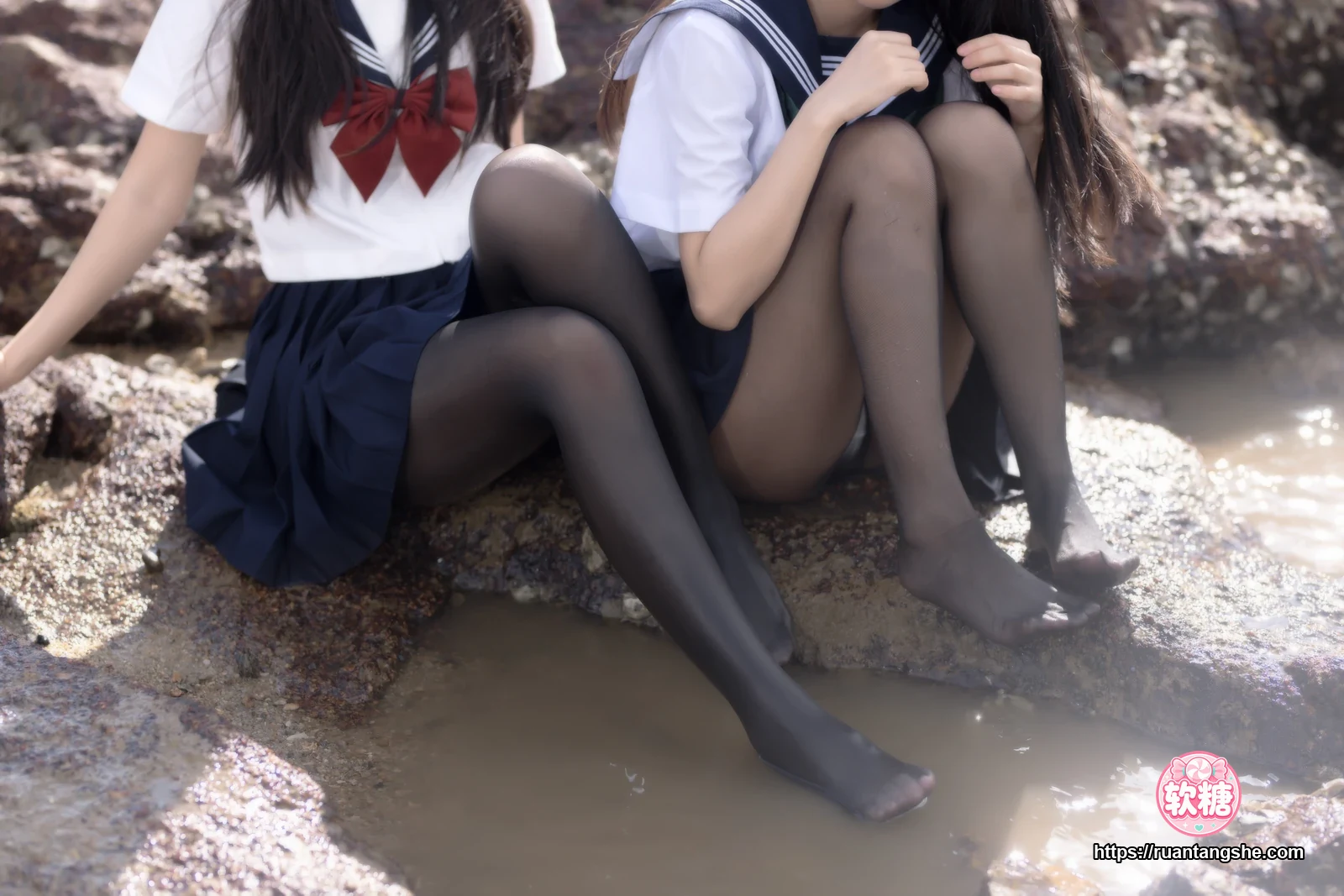 不呆猫 不呆猫 NO.043 - 水手服百合黑丝(&三無人型)