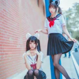 桜桃喵《JK百合2（桜桃喵&疯猫ss）》写真图集 33P｜在线预览与图包下载