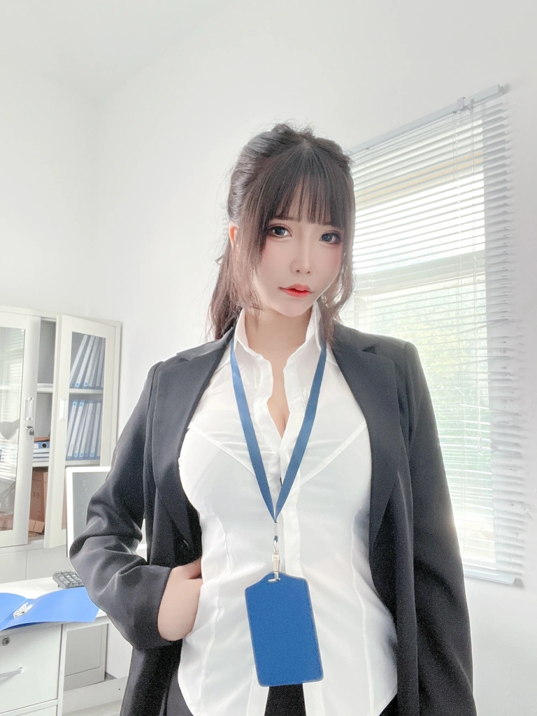 抱走莫子《OL太太》写真图集 78P+15V｜在线预览与图包下载