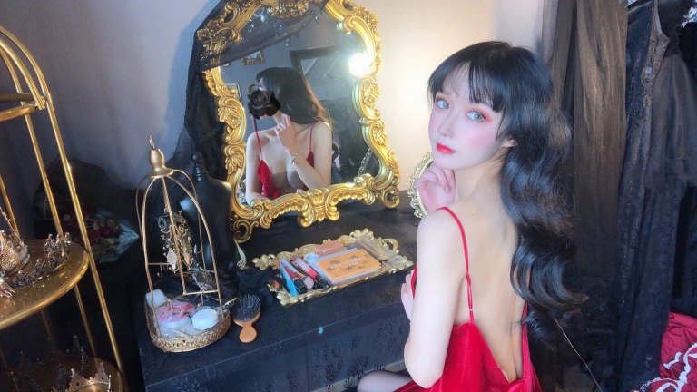 阿包也是兔娘《红丝绒睡衣》写真图集 18P｜在线预览与图包下载