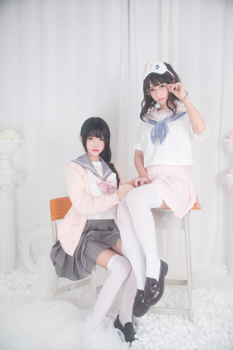 桜桃喵《JK百合3（桜桃喵&鳗鱼霏子）》写真图集 41P｜在线预览与图包下载