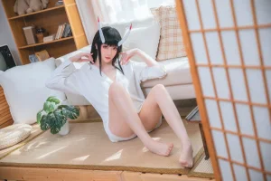 瓜希酱《能代衬衣》写真图集 23P｜在线预览与图包下载