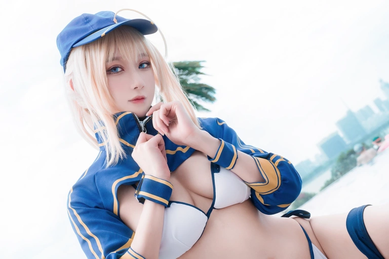 阿包也是兔娘《冲田总司泳装》写真图集 26P｜在线预览与图包下载