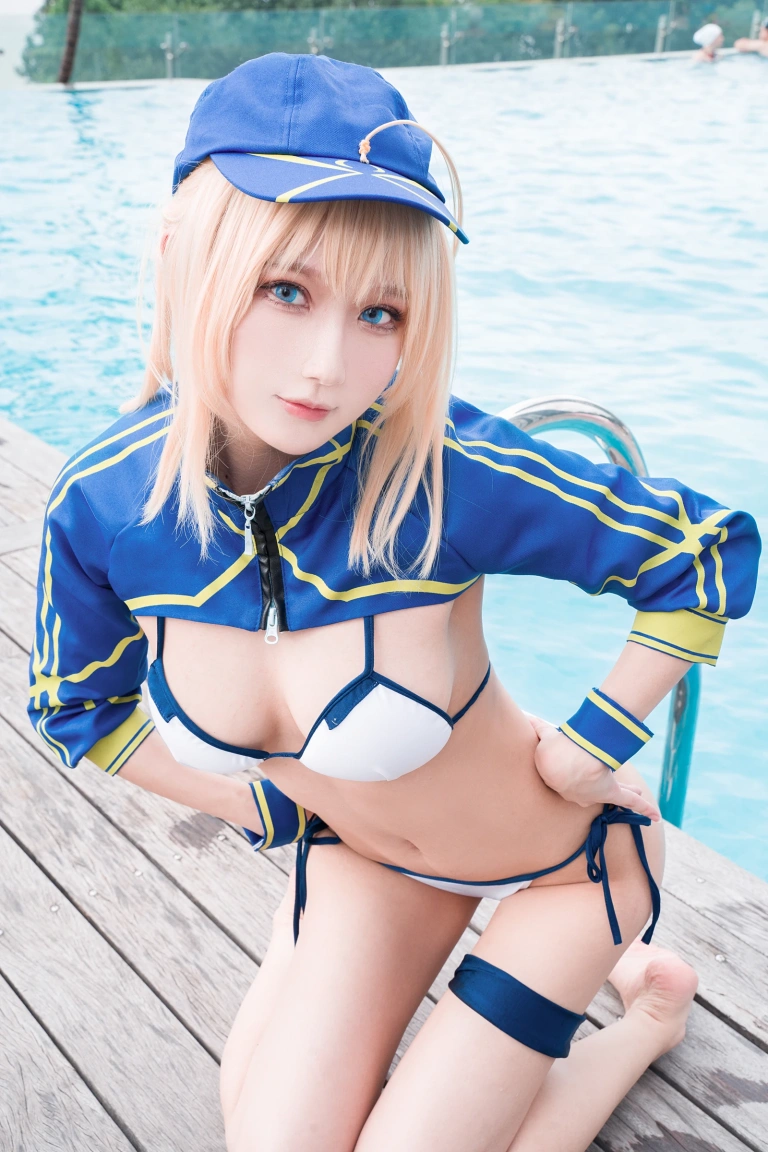 阿包也是兔娘《冲田总司泳装》写真图集 26P｜在线预览与图包下载