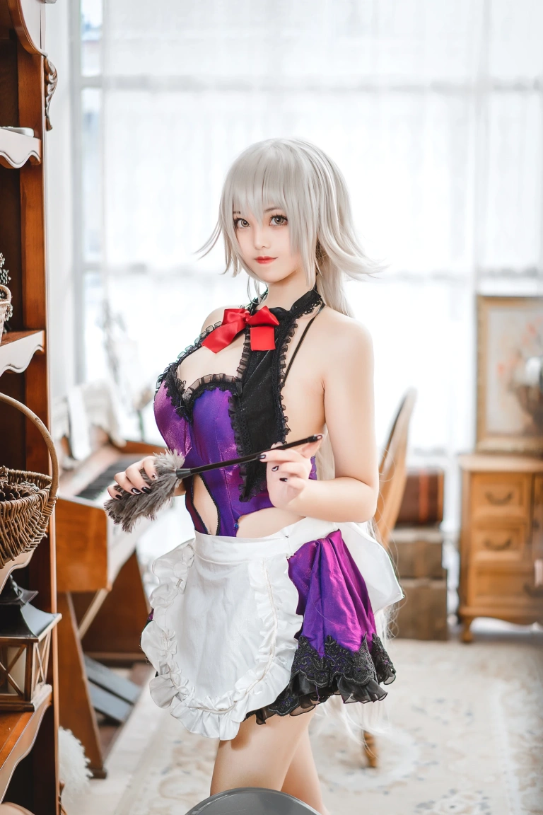 蜜汁猫裘《贞德女仆》写真图集 40P｜在线预览与图包下载