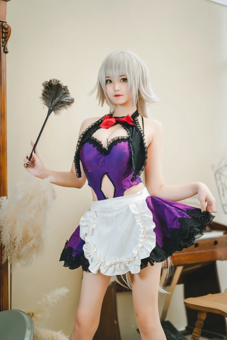 蜜汁猫裘《贞德女仆》写真图集 40P｜在线预览与图包下载