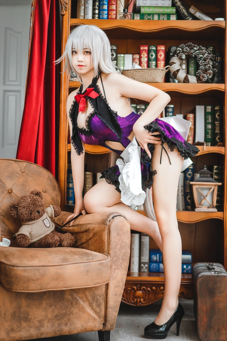 蜜汁猫裘《贞德女仆》写真图集 40P｜在线预览与图包下载