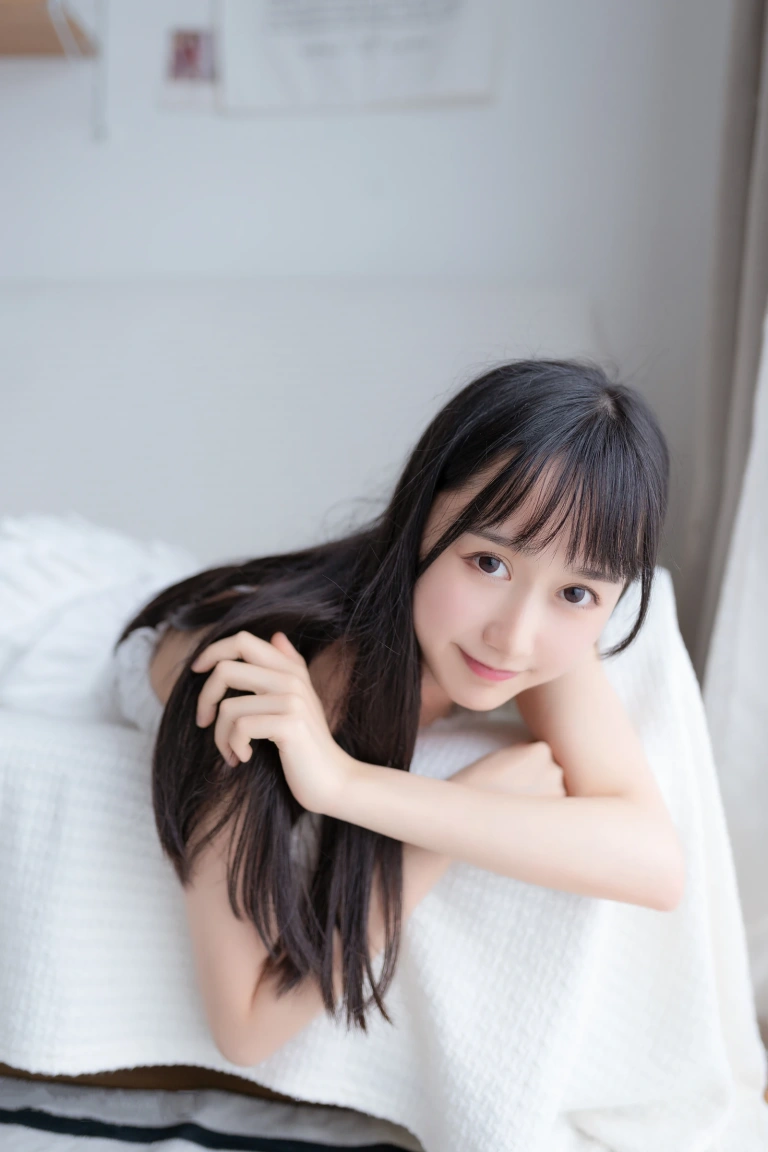 木棉棉《白色睡裙》写真图集 40P｜在线预览与图包下载