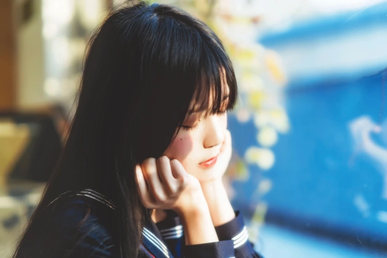 桜桃喵《小少女 黑色水手服》写真图集 50P｜在线预览与图包下载